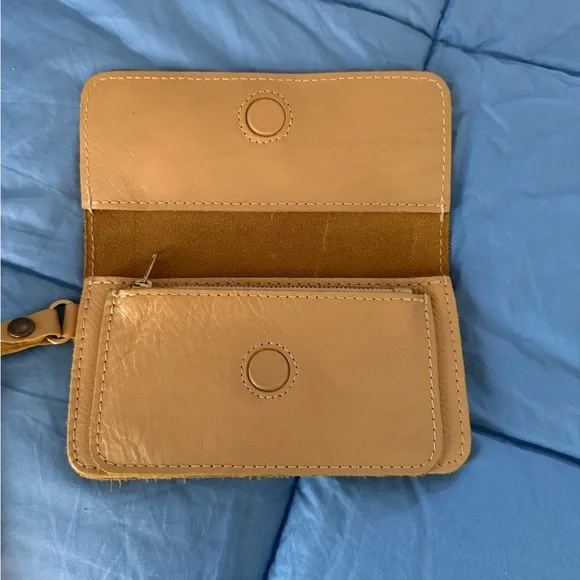 Portland Leather Lily Wristlet in champagne - Picture 3 of 4